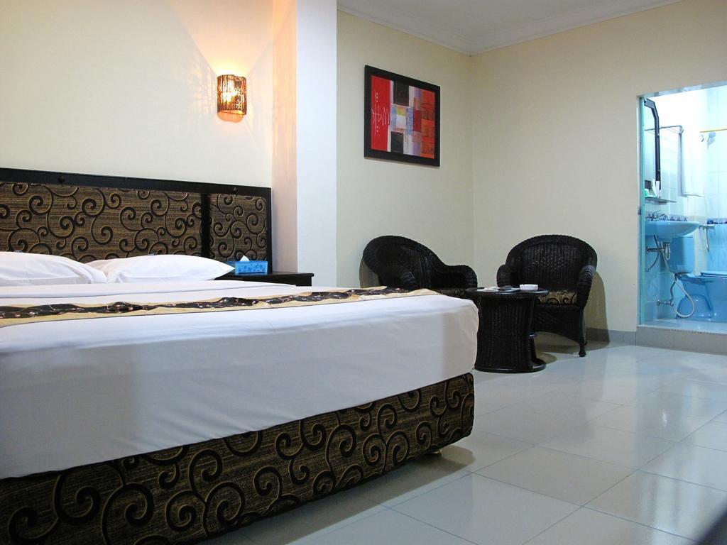 Gaja Hotel Pekanbaru Exterior foto