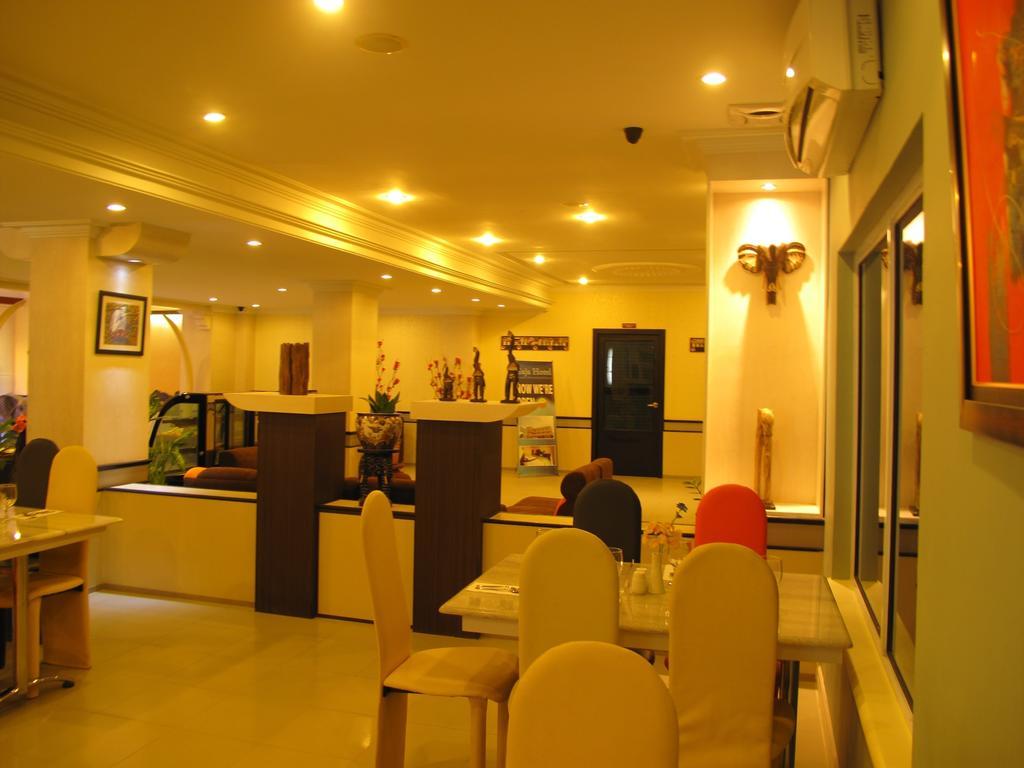 Gaja Hotel Pekanbaru Exterior foto
